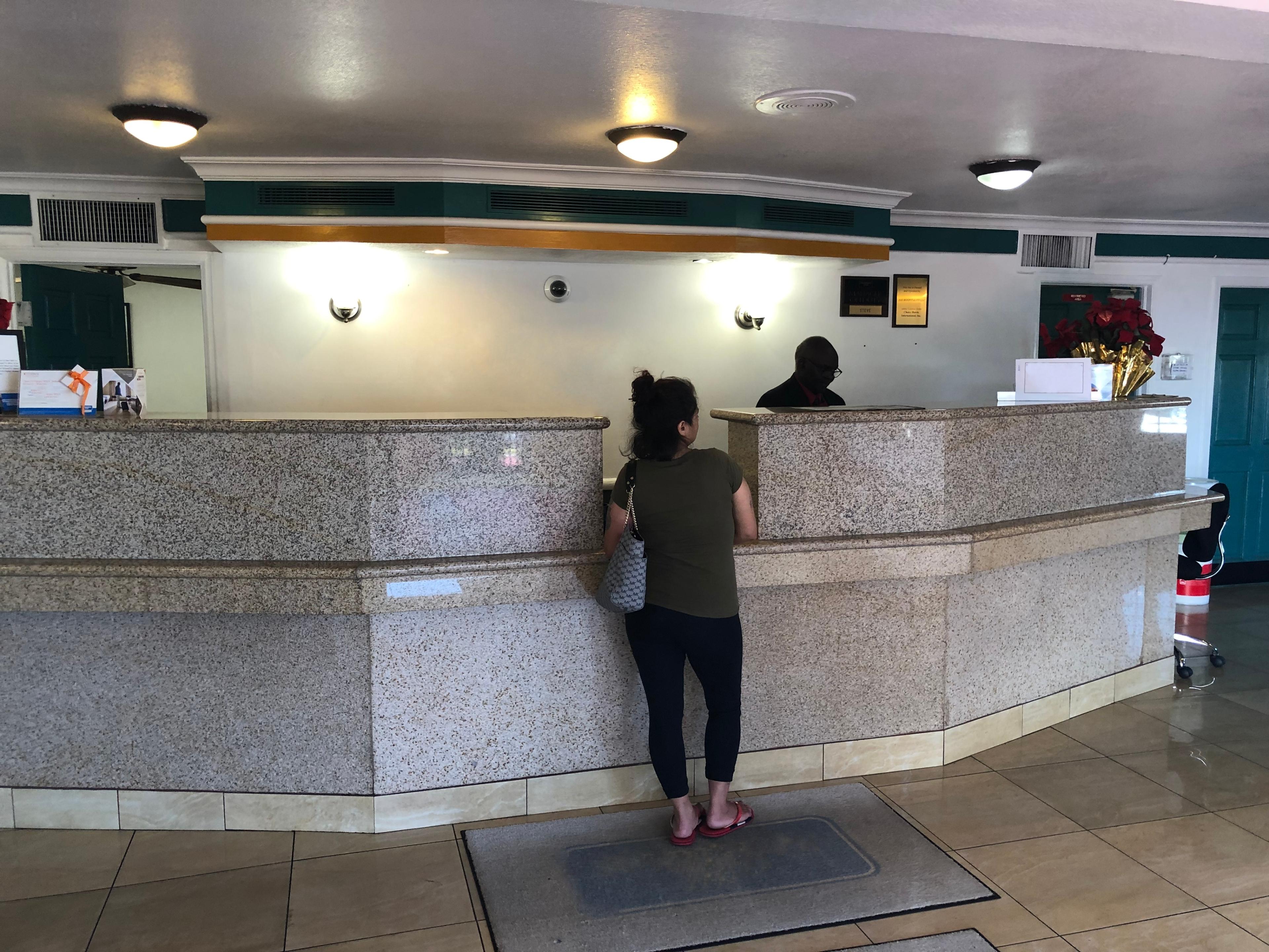 Americas Best Value Inn DEN Dış mekan fotoğraf