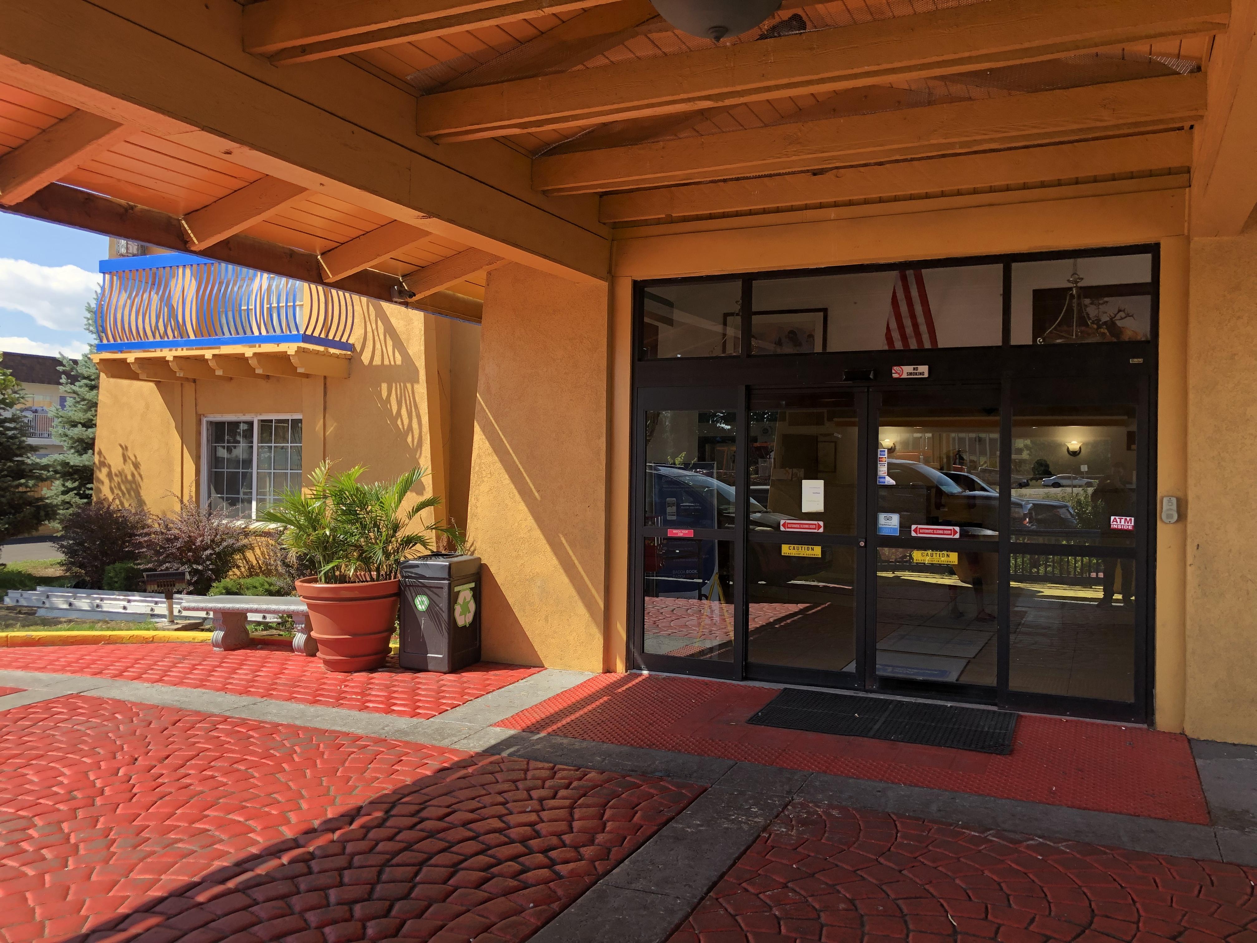 Americas Best Value Inn DEN Dış mekan fotoğraf